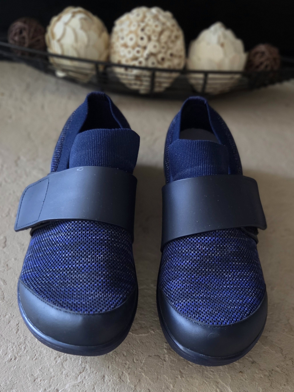Size 41 (US 10-10.5) Alegria Qwik TRAQ Comfort Walking Navy/Black Women Loafers